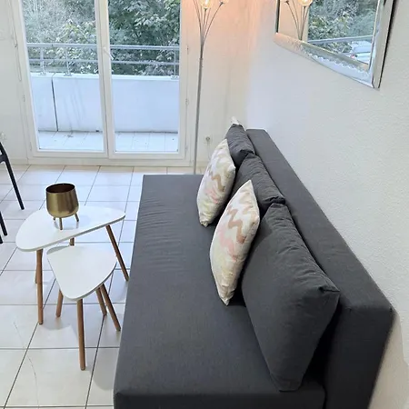 Apartment T2 Avec Parking Prive Pineuilh